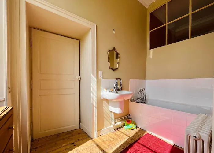 Дом отдыха Chateau De Gourmont Dream In A Norman Castle Saint-Germain-de-Varreville