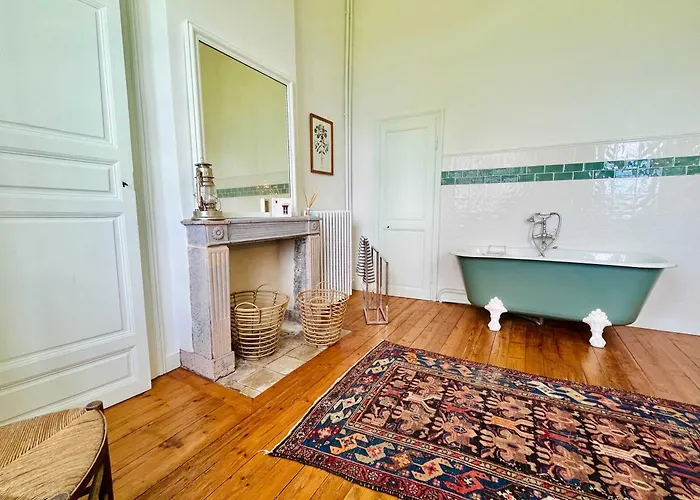 Дом отдыха Chateau De Gourmont Dream In A Norman Castle Saint-Germain-de-Varreville